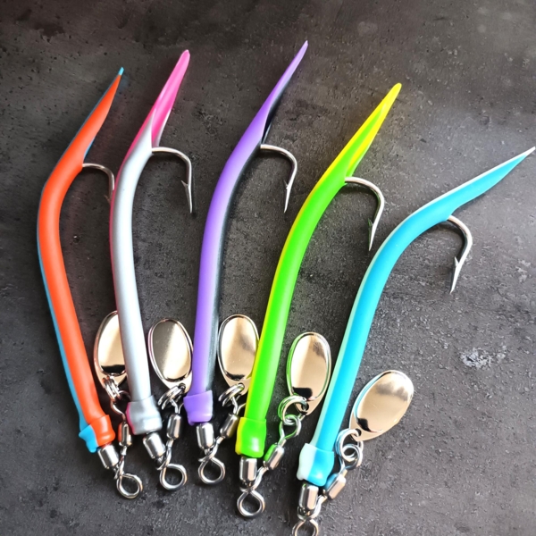 Beitu húkar við lítlari plátu á svøvlinum